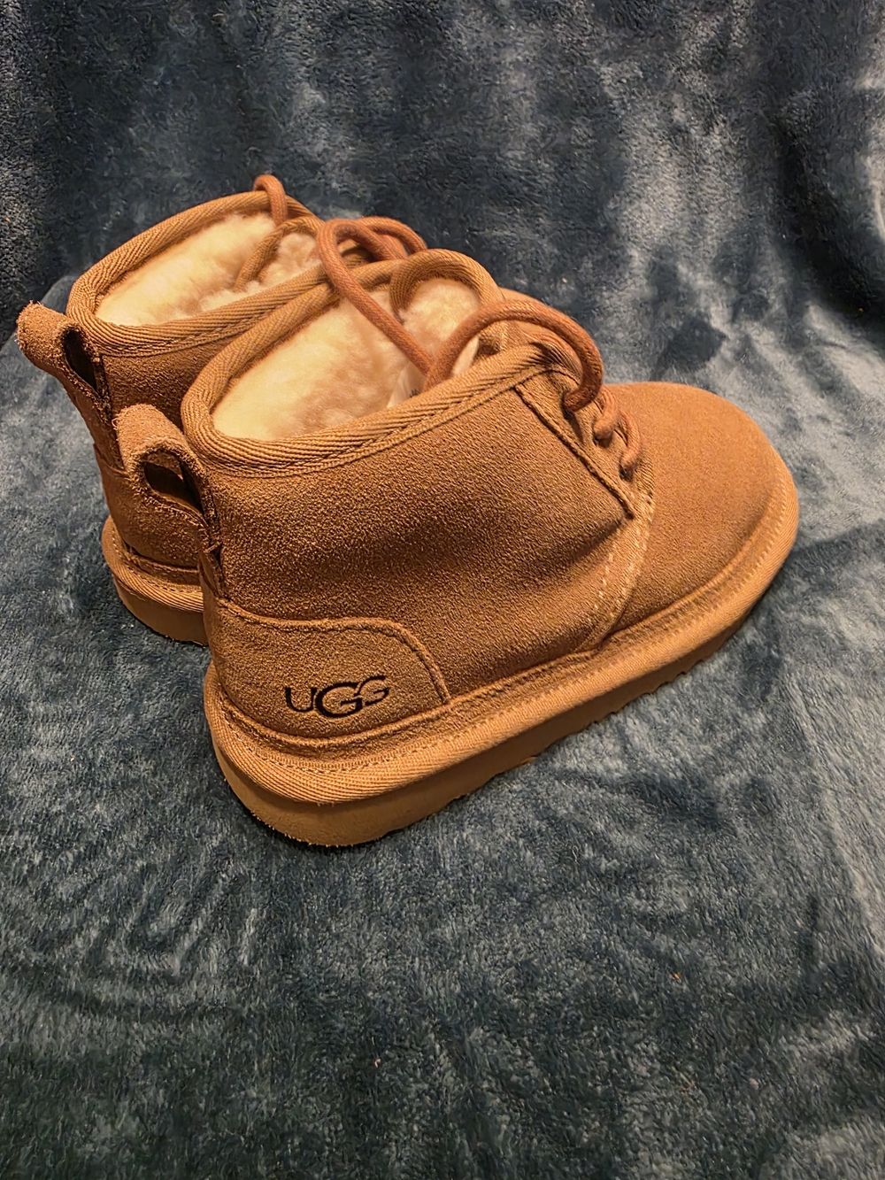 UGG Kids Chestnut Suede Shearling-Lined Ankle Boots